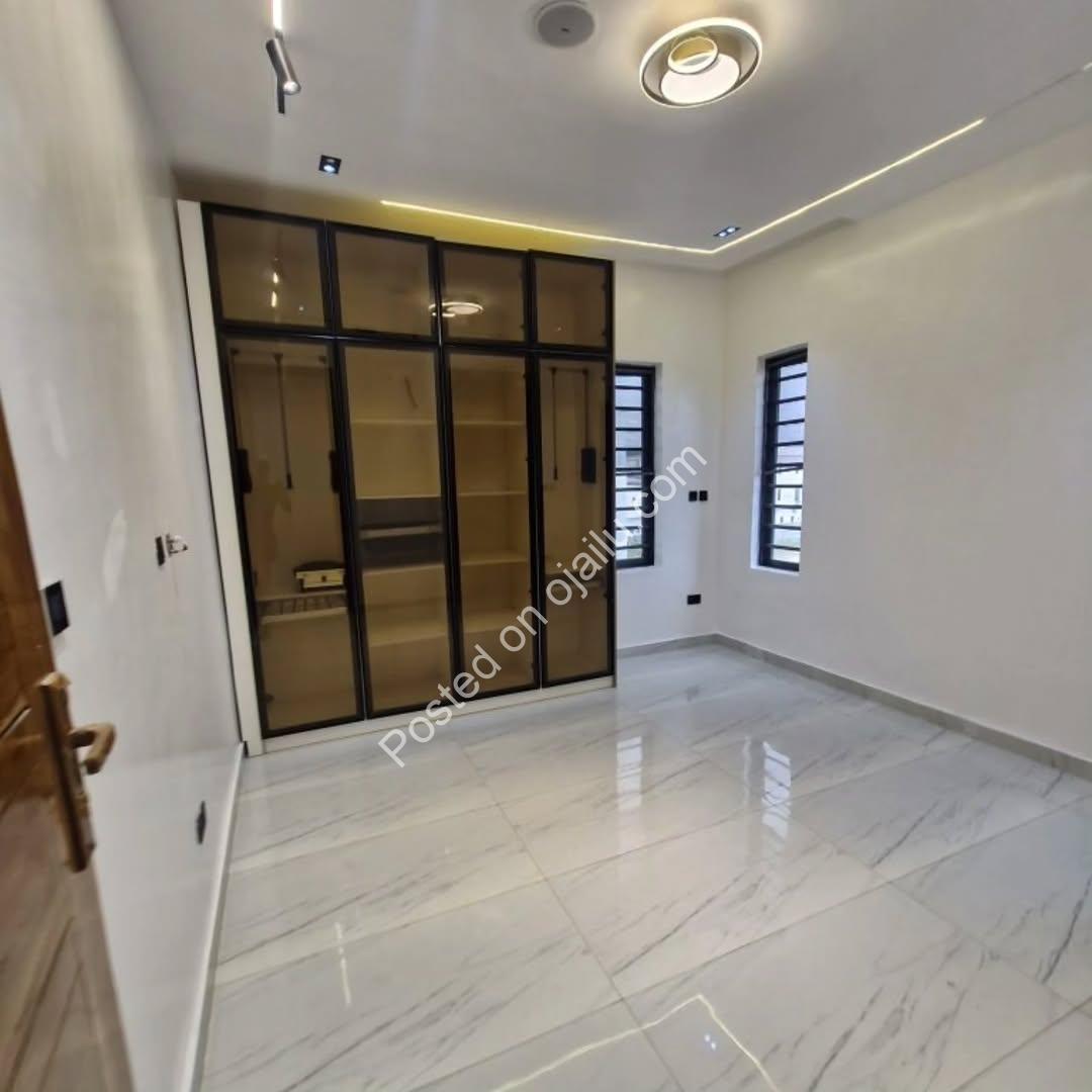 Agungi’s Finest: 4-Bedroom Semi-Detached Masterpiece