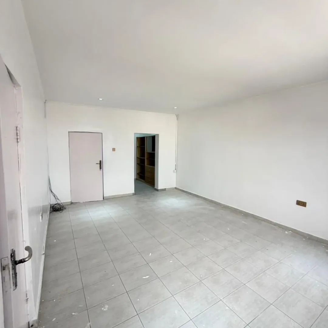 Elegant 4-Bedroom Haven with BQ in Lekki Phase 1