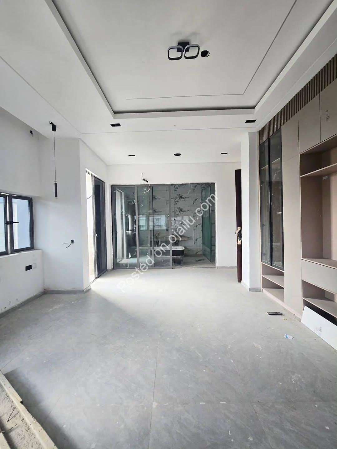 Elevator 3-Bed Ensuite with Pool & Gym in Prime Ikeja