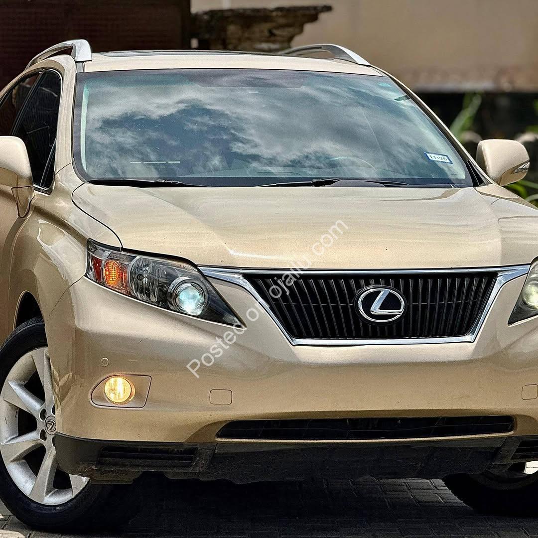 2010 Lexus RX350: Pristine Luxury, Accident Free
