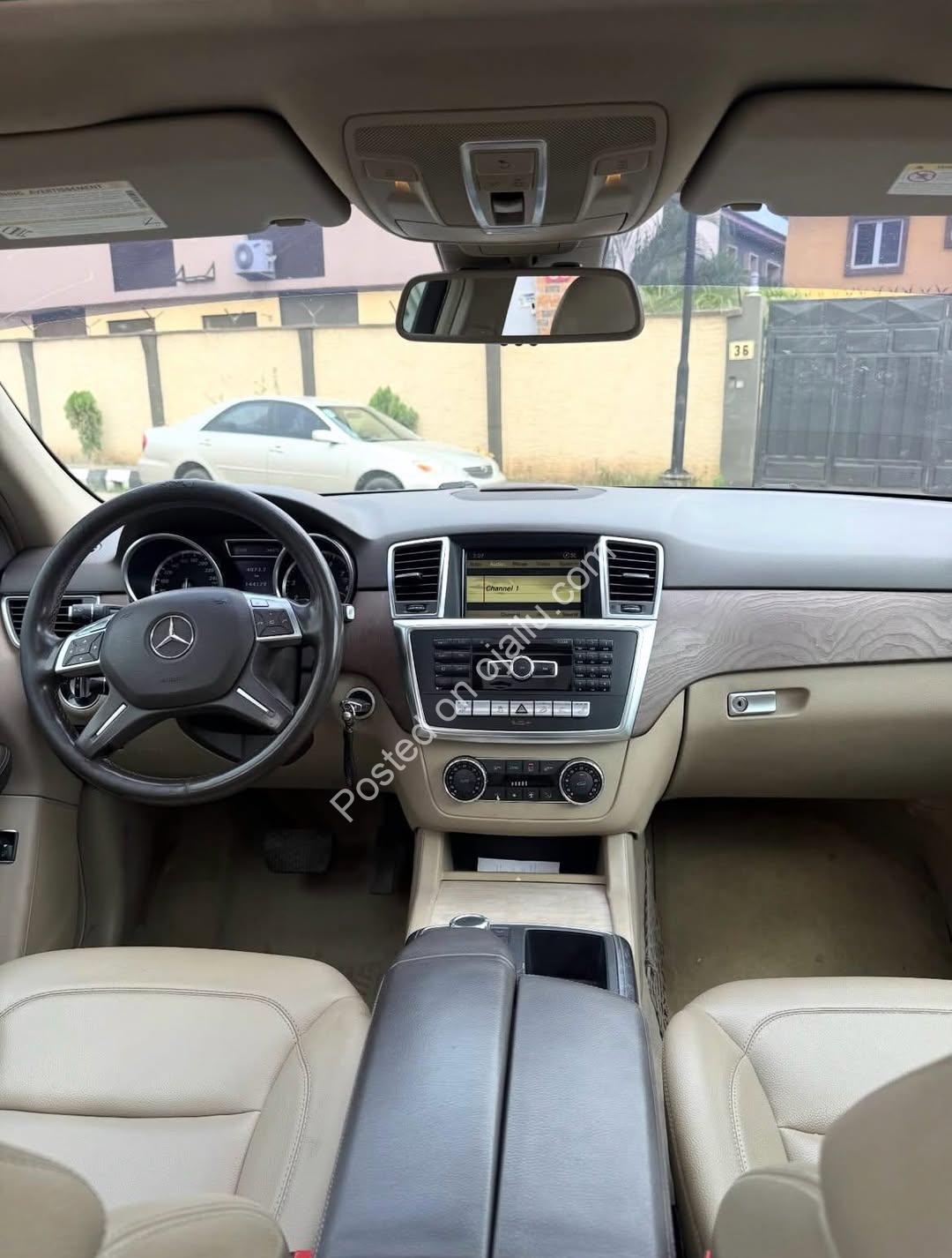 Luxury 4Matic SUV: 2013 Mercedes ML350