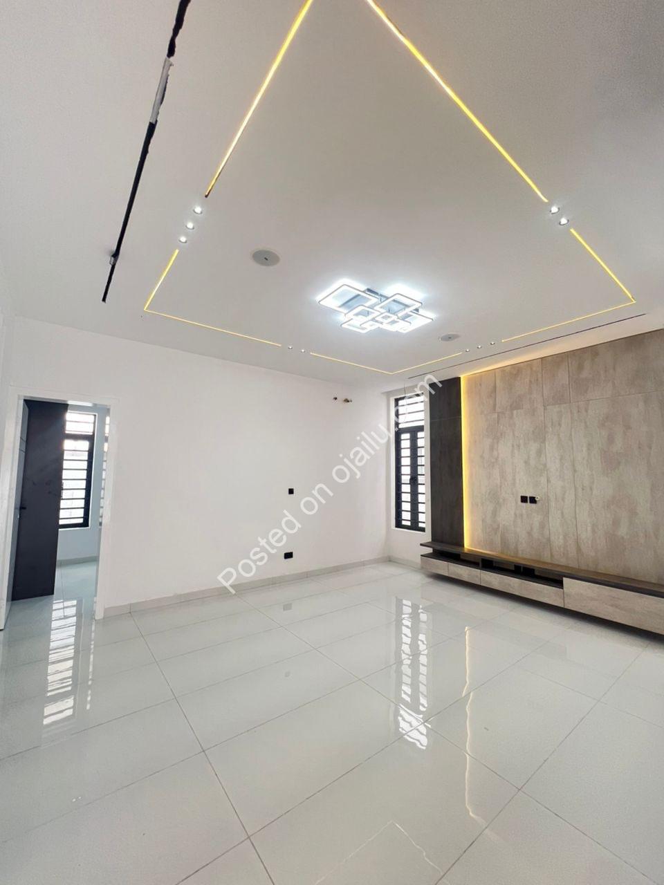 Sleek 4-Bed Ensuite Haven in Prime Lekki