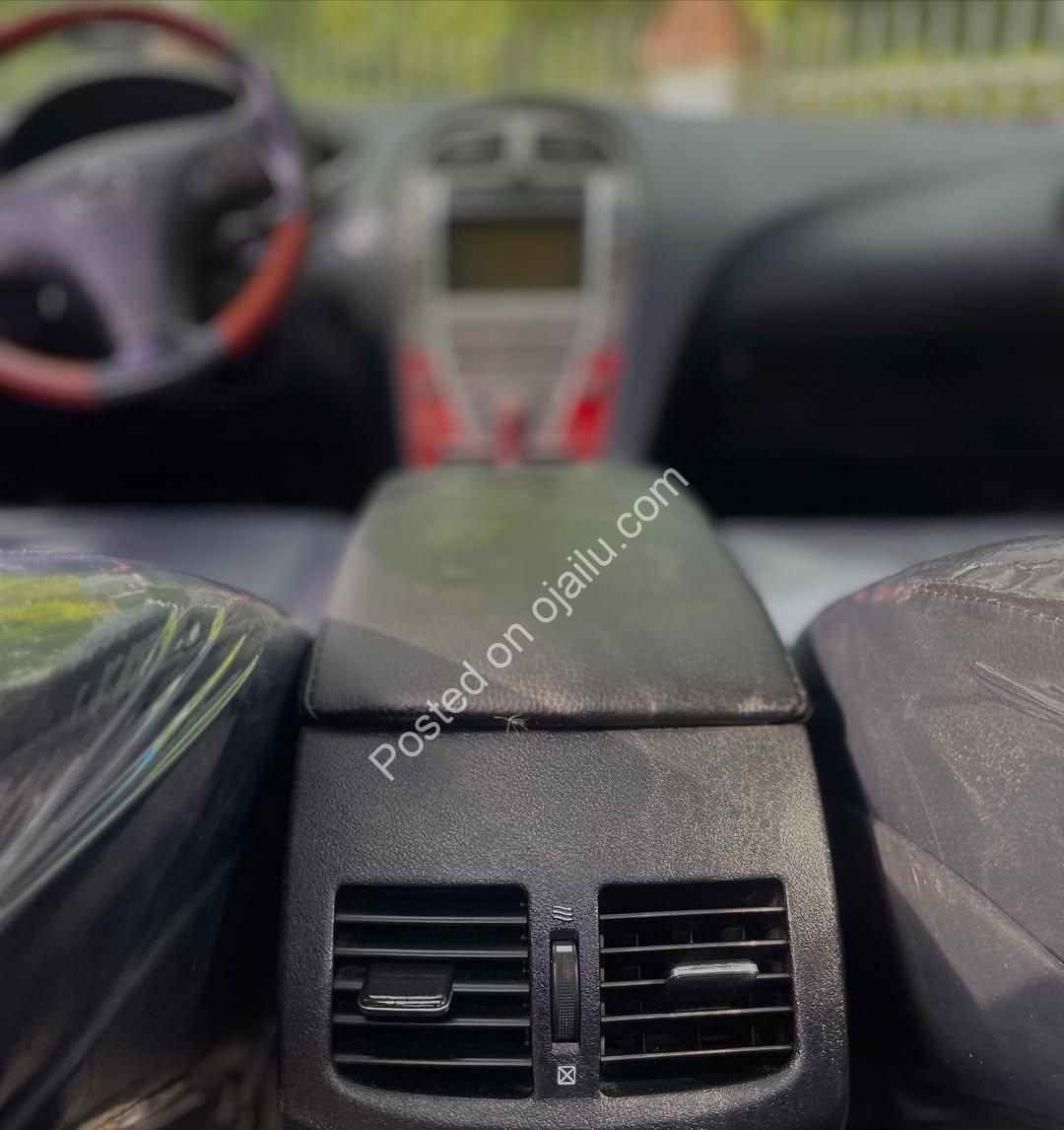 2009 Lexus ES350: Panoramic Roof, Keyless Luxury
