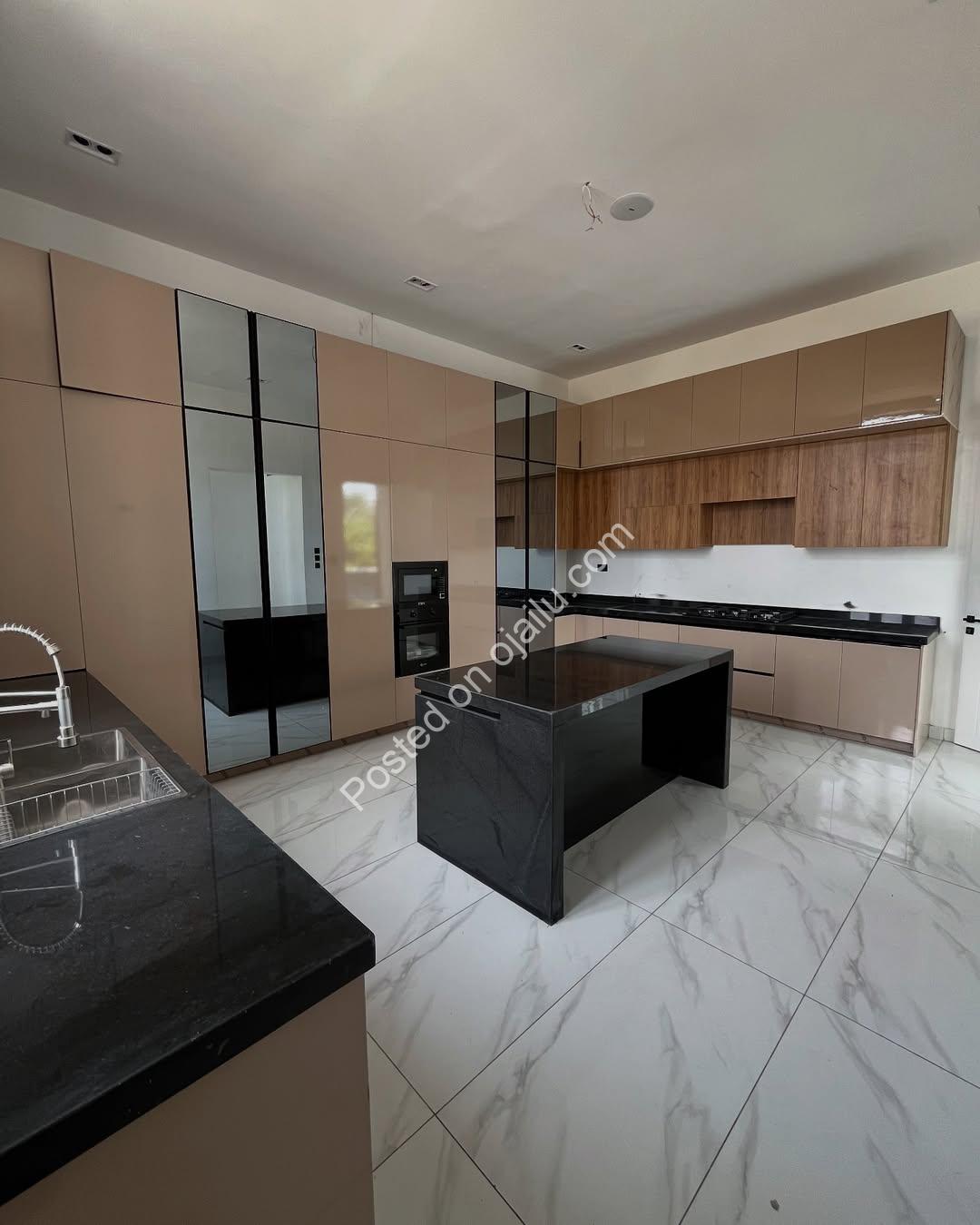 Lekki’s Ultimate 5-Bedroom Haven with Pool & BQ