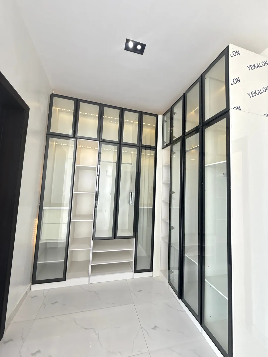 Lagos Luxury: 5-Bed Poolside Estate in Chevron