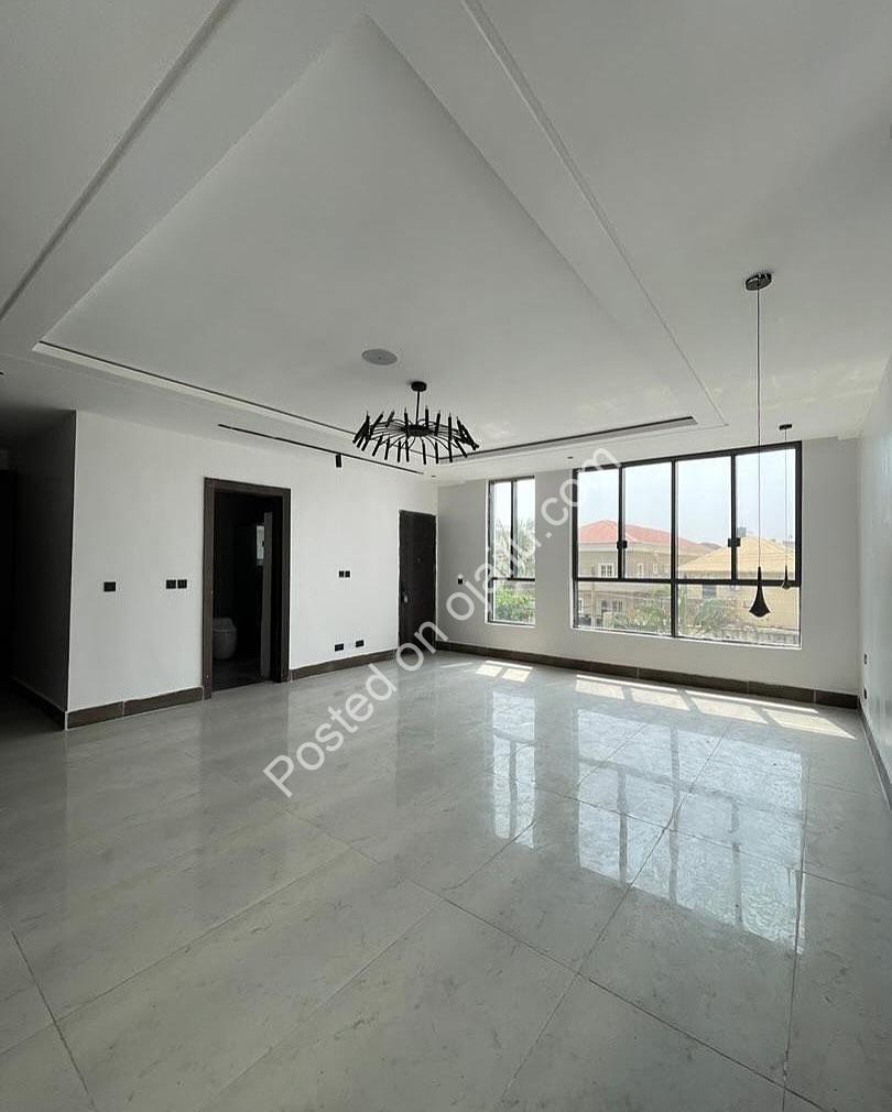 Lekki Phase 1: Your 5-Bedroom Serene Family Sanctuary