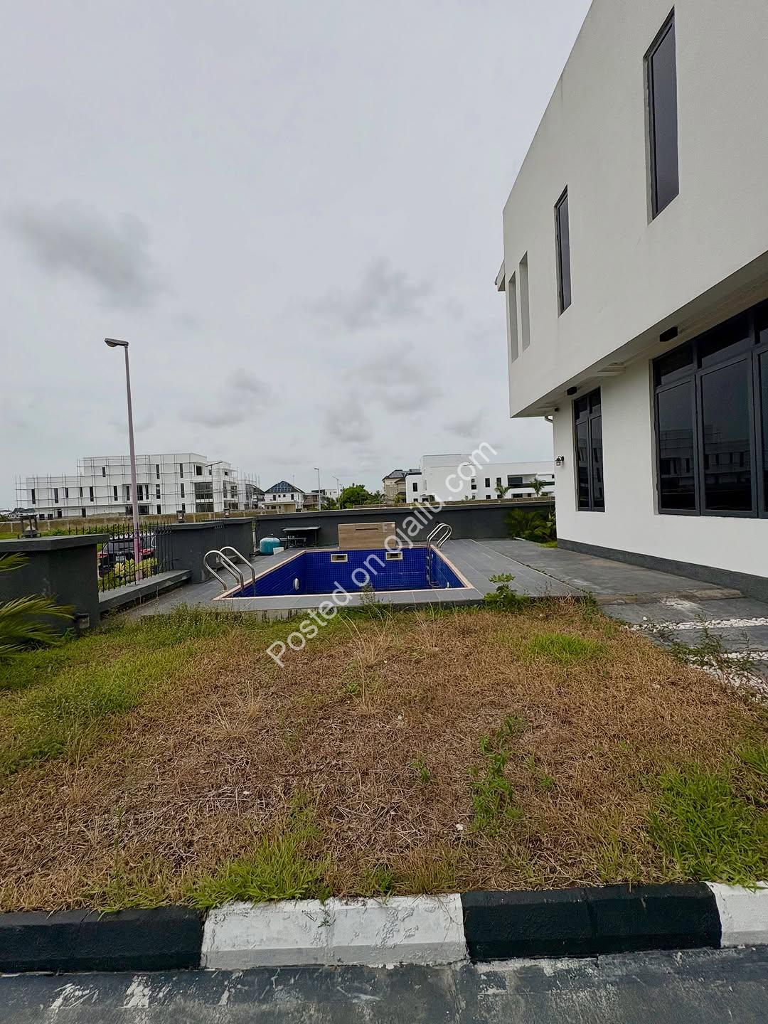 Elegant 5-Bed Duplex with Pool & Cinema in Ajah