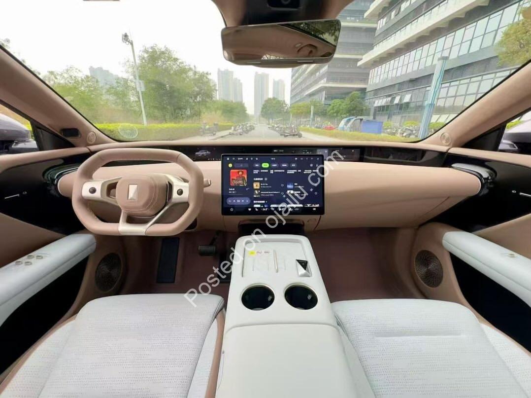 2025 Avatr 07: Futuristic Luxury SUV, No Range Anxiety