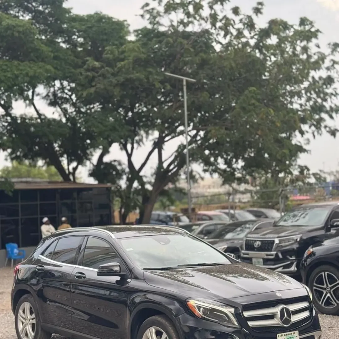 Luxury SUV: 2016 GLA250, Lavish & Ready