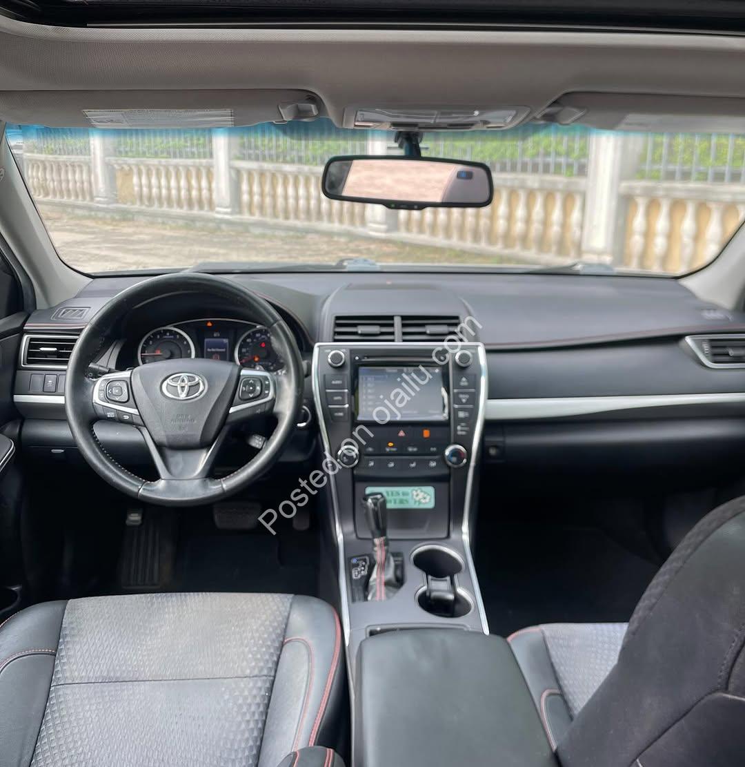Elite 2015 Camry SE: Sunroof + Reverse Camera, Just in!