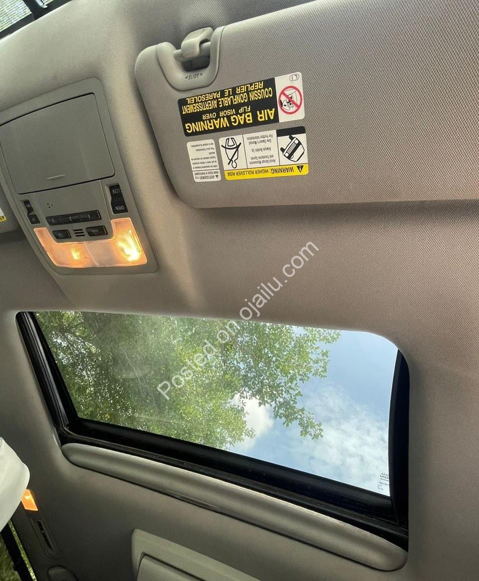 Luxury Lexus RX350: Sunroof & Reverse Cam!