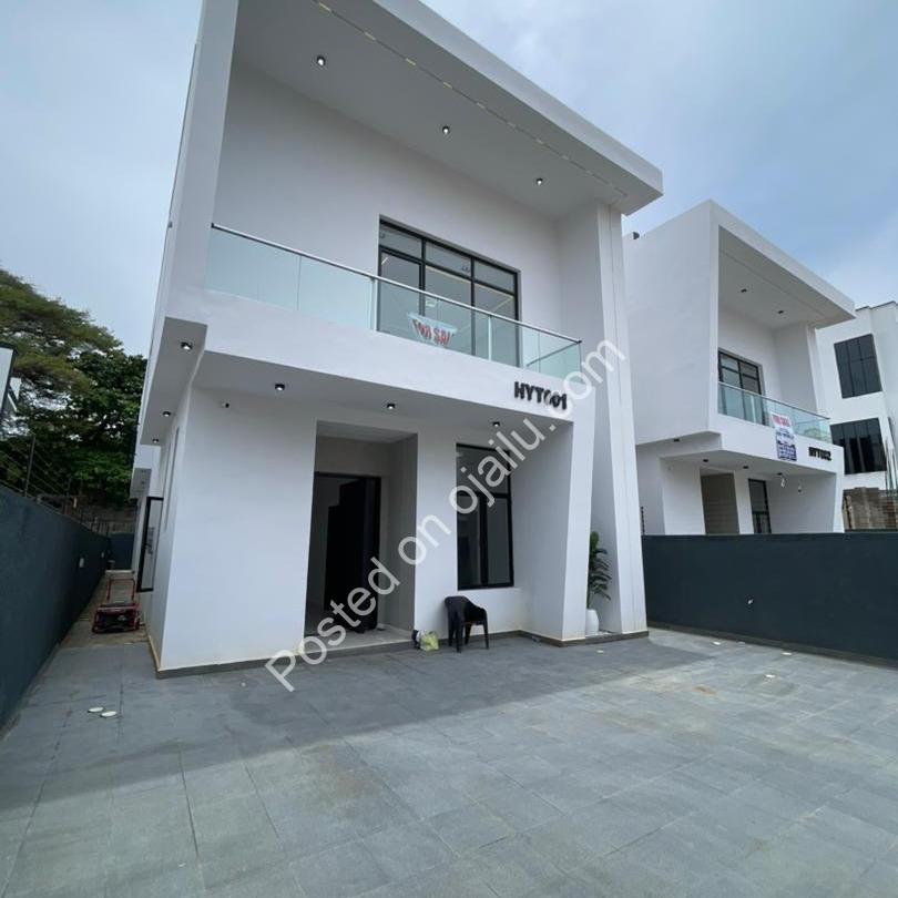 Exquisite 5-Bedroom Duplex in Prime Chevron Lekki