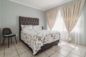 Family Haven: Spacious 2-Bed with Garden & Fireplace
