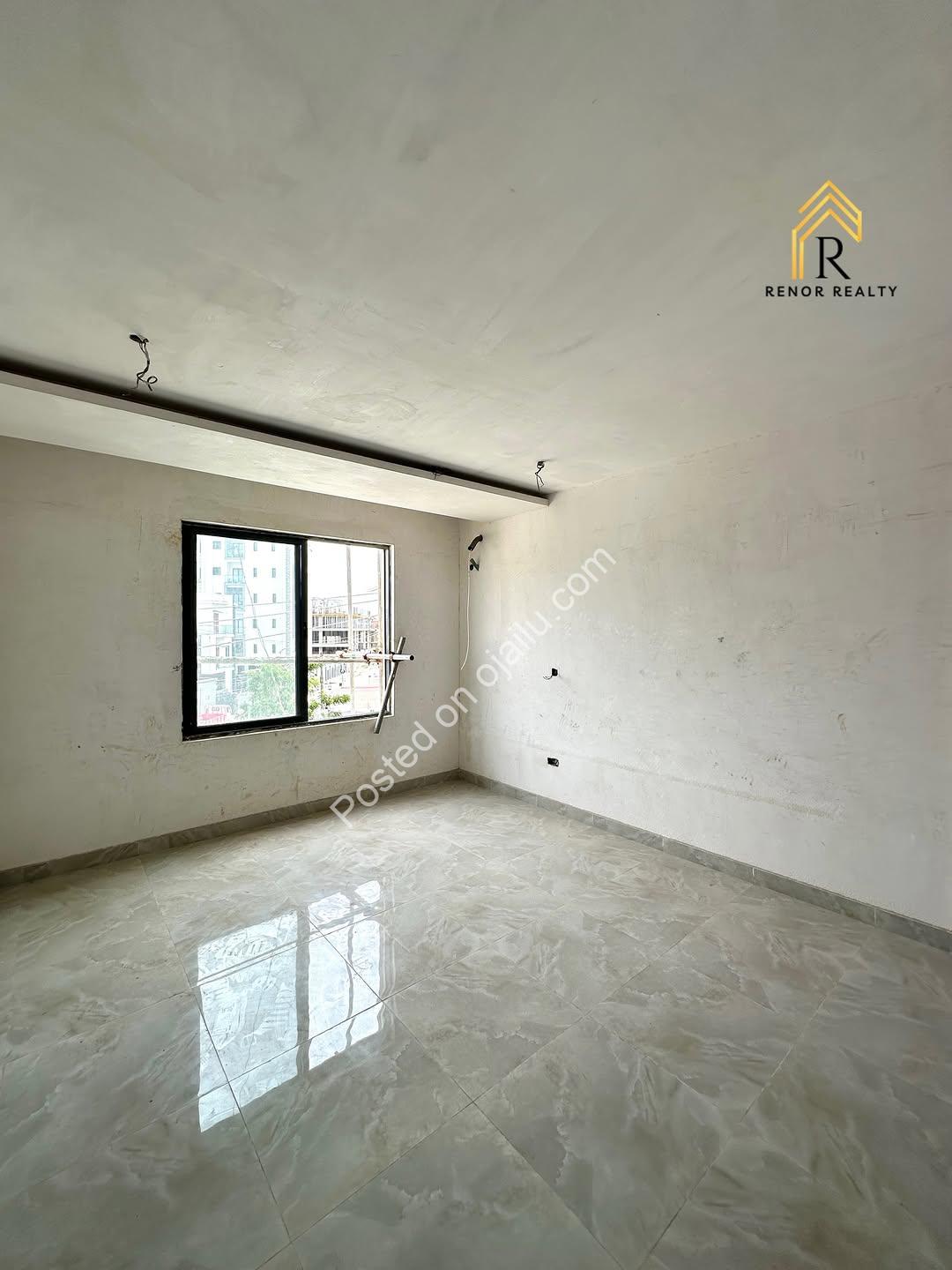 Elevator Bliss: 2BR Ensuite in Lekki’s Secure Estate