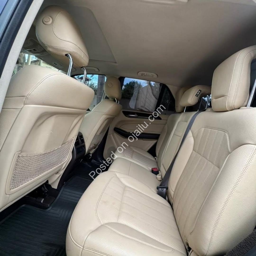 Abuja’s Ultimate Luxury SUV: Drive in Pristine Prestige