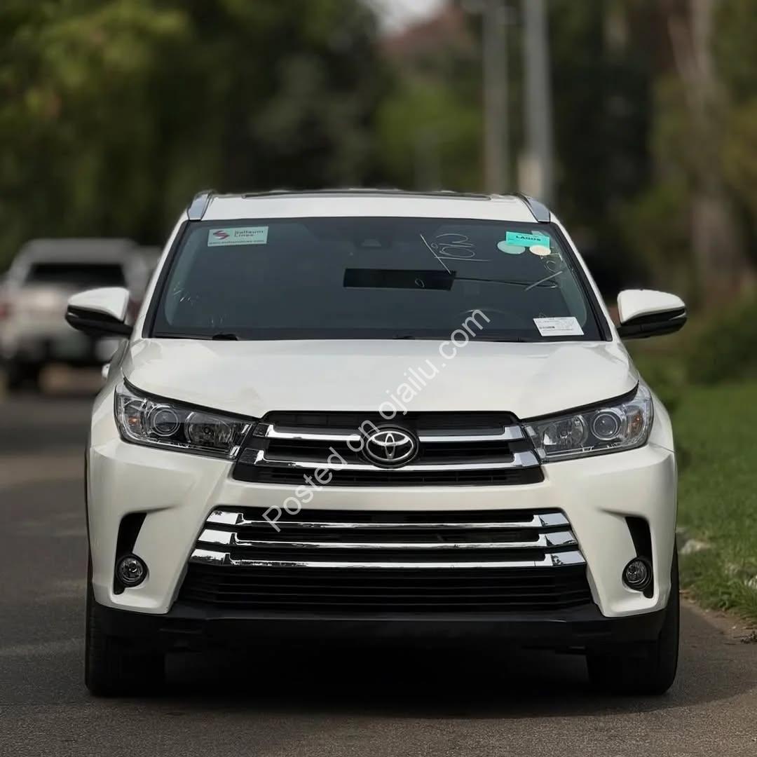 2018 Toyota Highlander XLE: 8-Seat AWD Luxury Under ₦37M