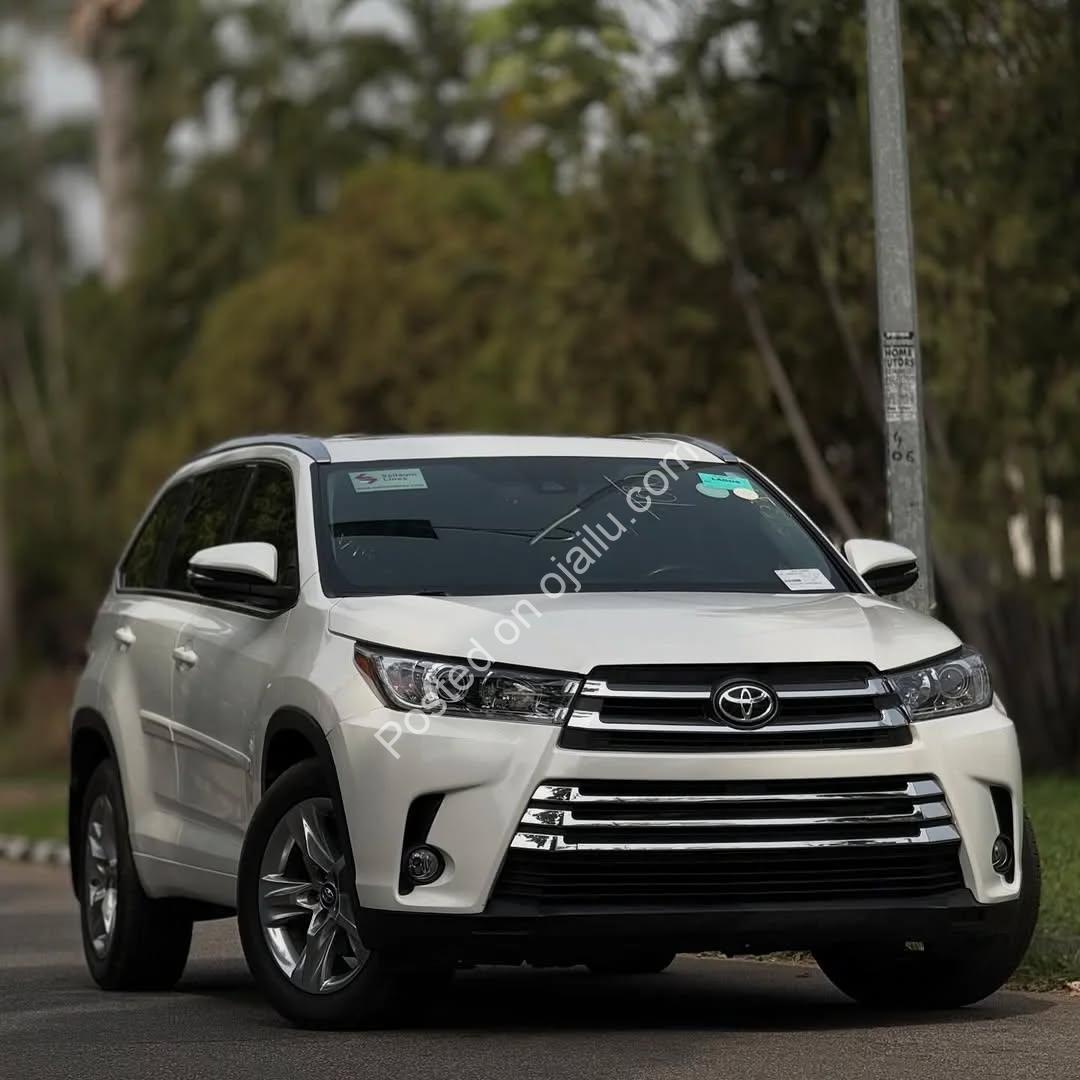 2018 Toyota Highlander XLE: 8-Seat AWD Luxury Under ₦37M