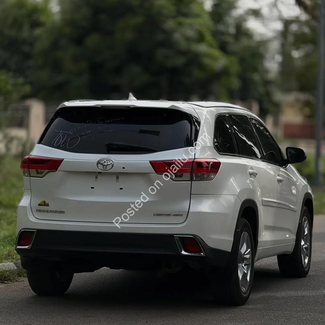 2018 Toyota Highlander XLE: 8-Seat AWD Luxury Under ₦37M