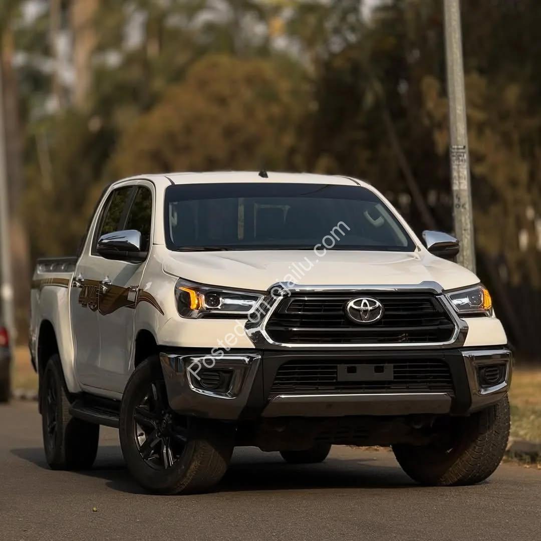 Toyota Hilux 2023: Unbreakable Reliability, Barely Driven