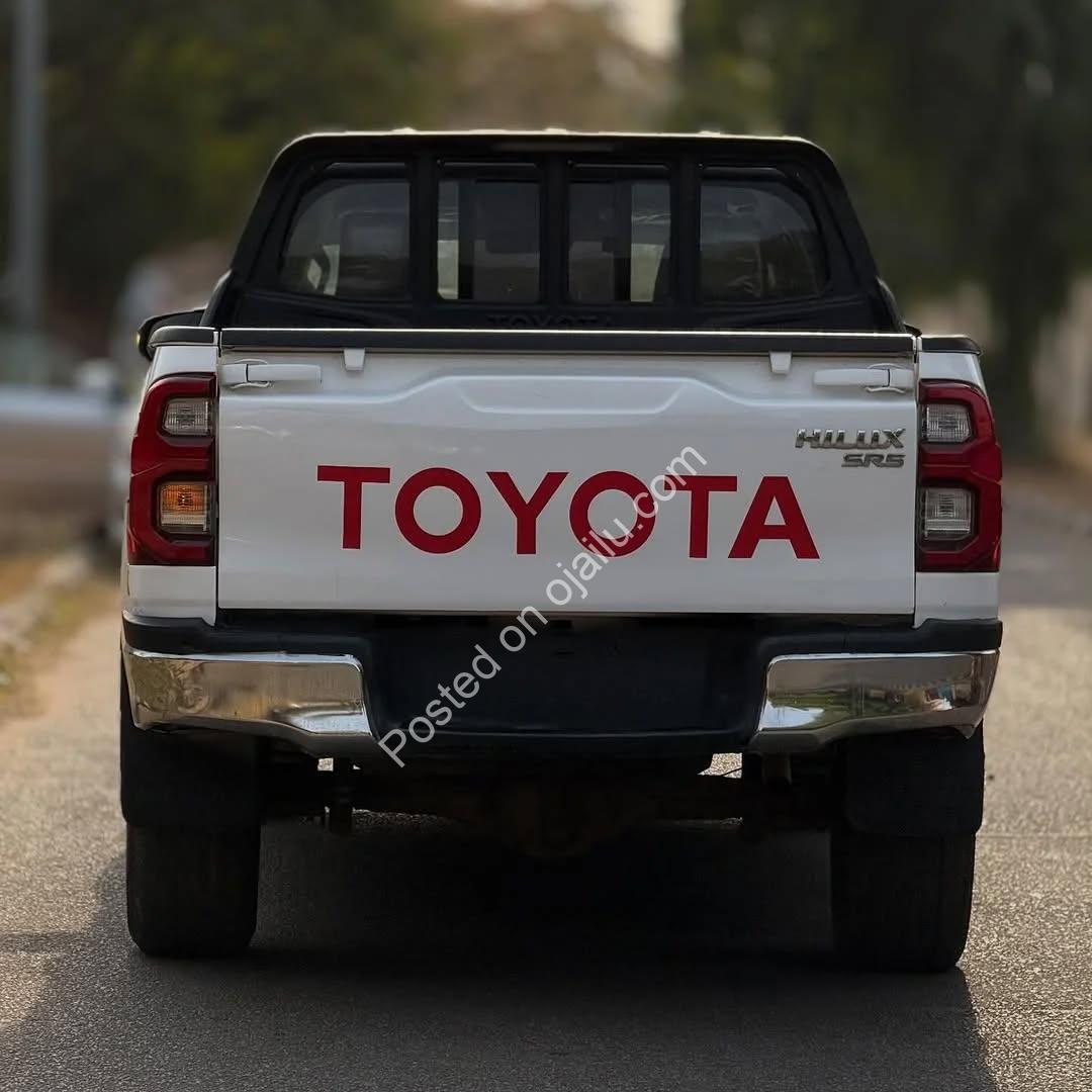 Toyota Hilux 2023: Unbreakable Reliability, Barely Driven