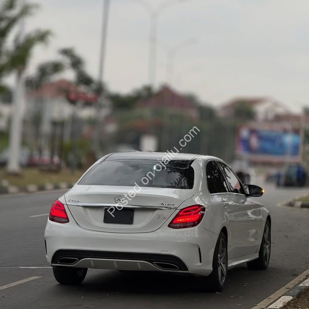 329HP Biturbo V6: 2015 Mercedes C400 AWD