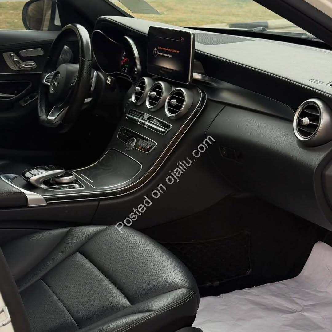329HP Biturbo V6: 2015 Mercedes C400 AWD
