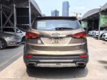 Luxury Hyundai Santa Fe: Panoramic Roof & Leather Interior