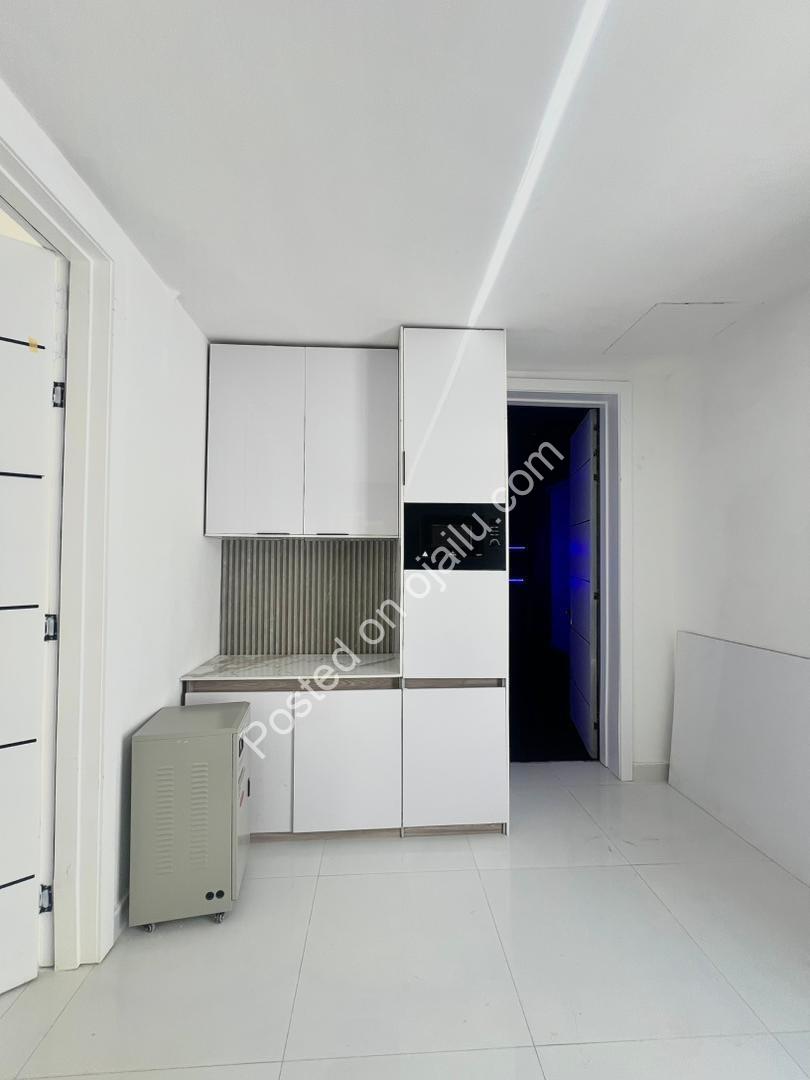 Lagos Luxury: 6-Bed Duplex with Cinema & Pool