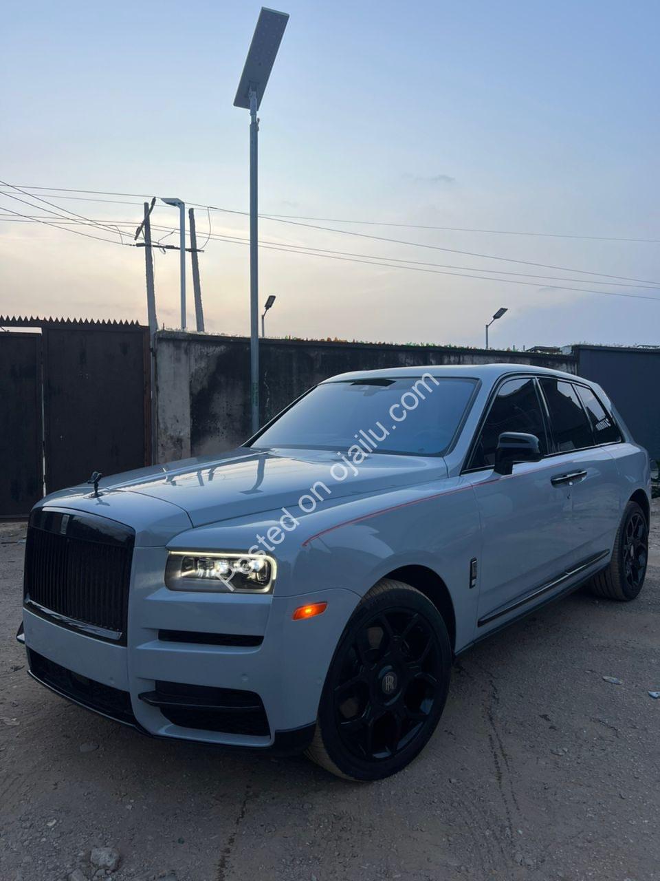 Unleash Power: 2022 Rolls-Royce Black Badge