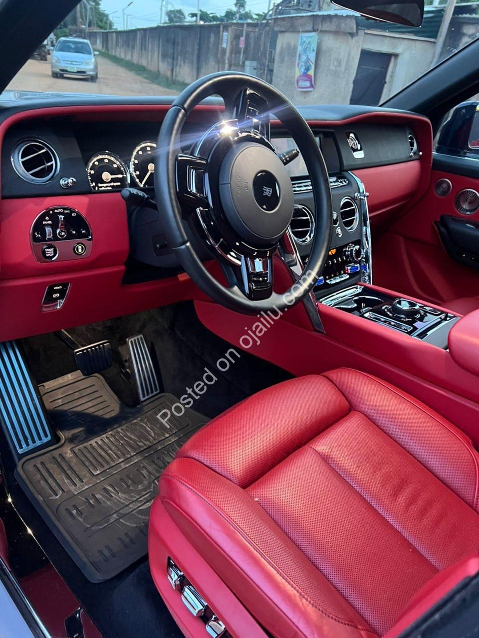 Unleash Power: 2022 Rolls-Royce Black Badge