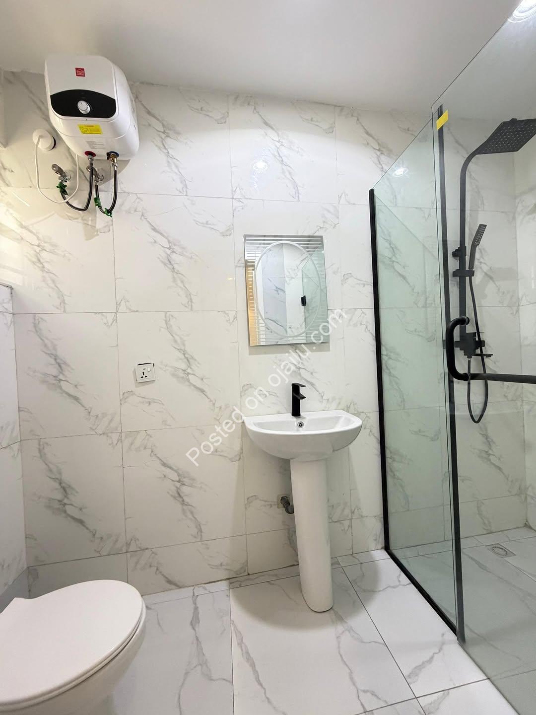 Elegant 5-Bedroom Duplex with Cinema & Pool in Lekki