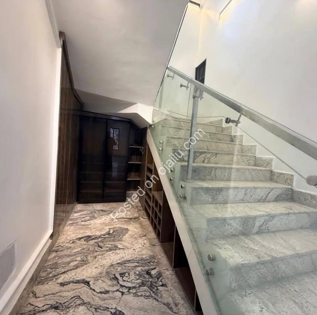 Asokoro’s Finest: 5-Bed Duplex with BQ & Premium Finishes