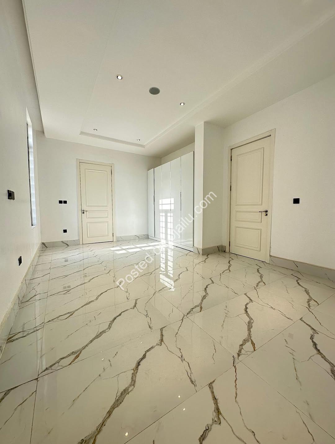 Lekki’s Ultimate 5-Bedroom Estate Oasis