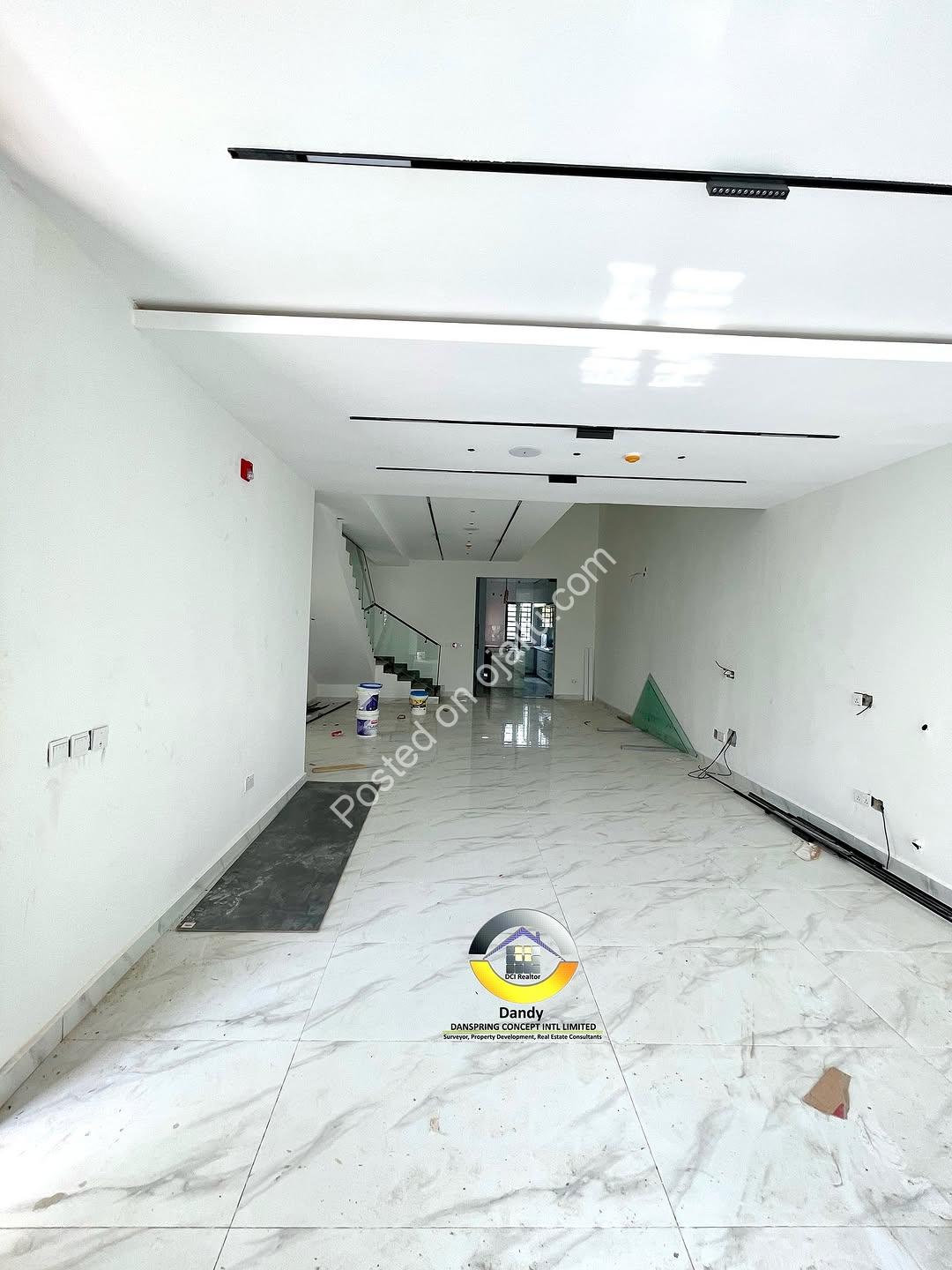 Lekki’s Ultimate 4-Bedroom Haven with Rooftop Oasis