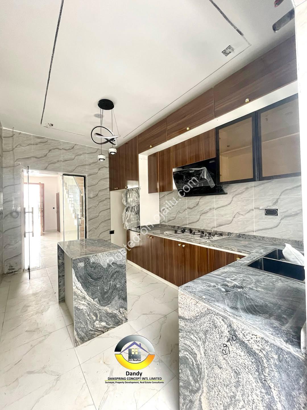 Lekki’s Finest: 4-Bed Ensuite Duplex with Walk-In Closet