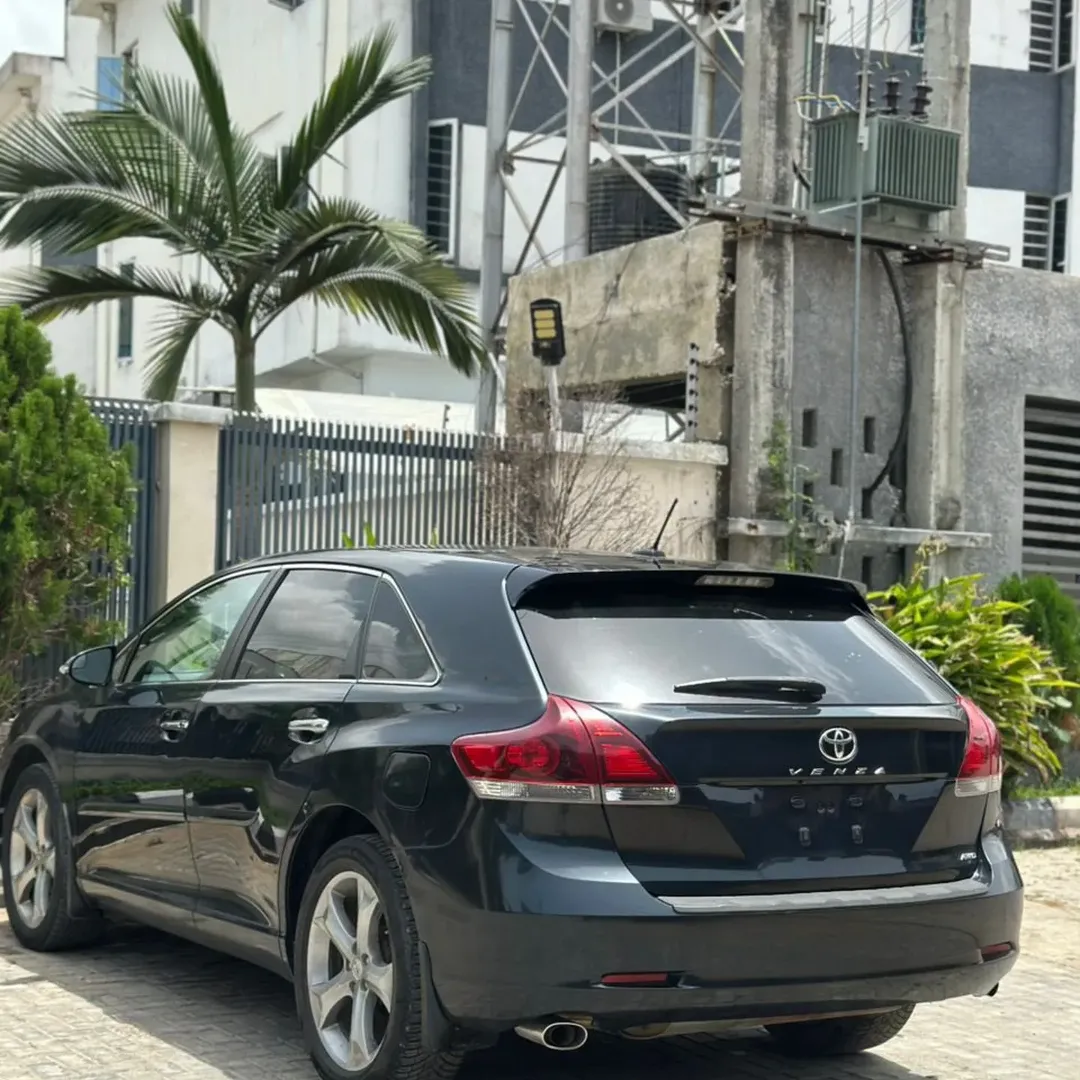 Clean 2013 Toyota Venza: Accident-Free, N17.4M