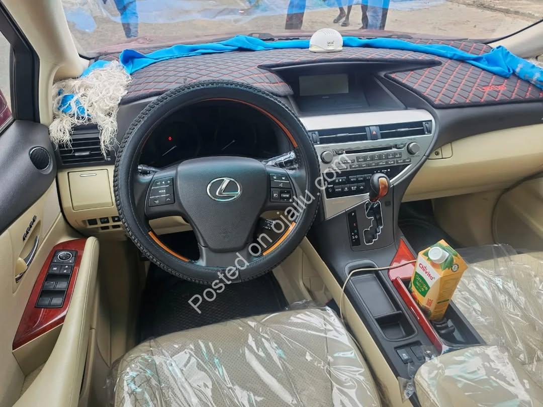 Experience Luxury: 2011 Lexus RX350 Fully Loaded