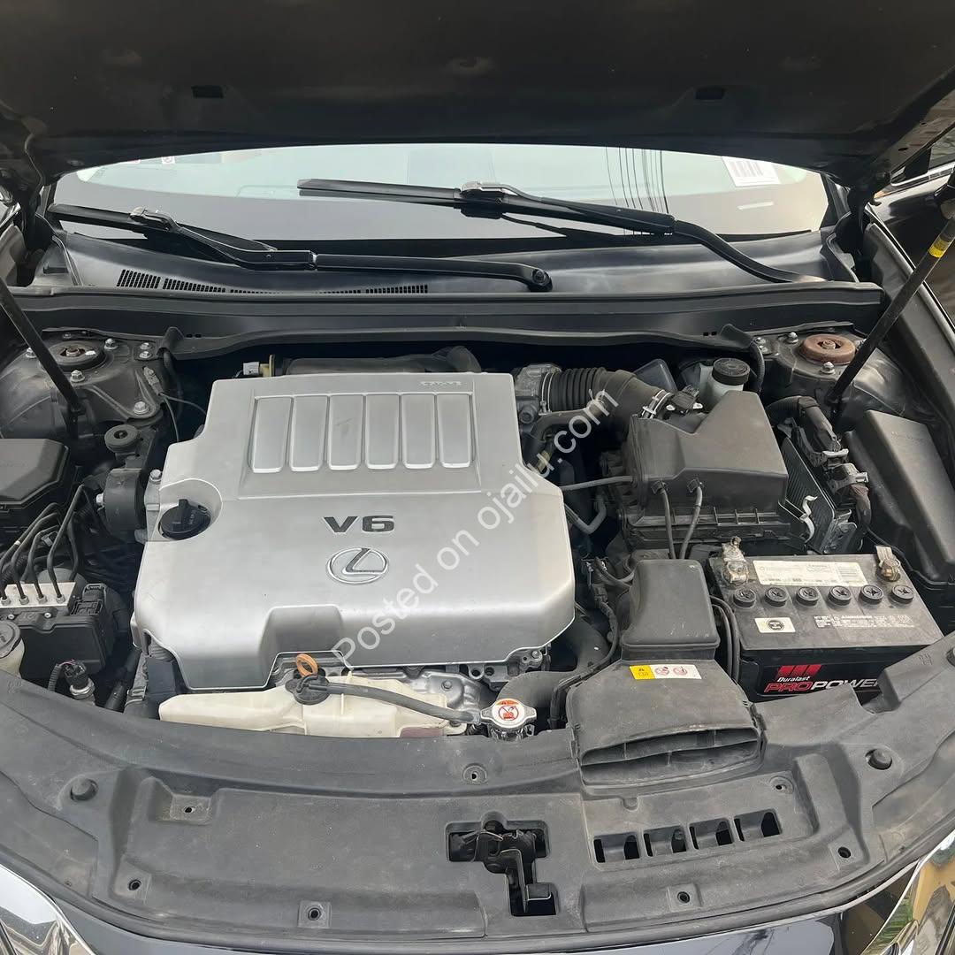 Lexus ES350 2017: Open-Roof Luxury, Now Yours in Lagos
