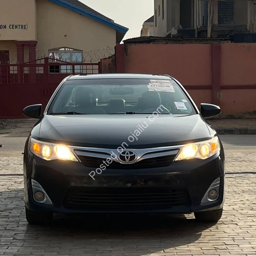 2013 Camry XLE: Luxury Loaded, Priced to Sell