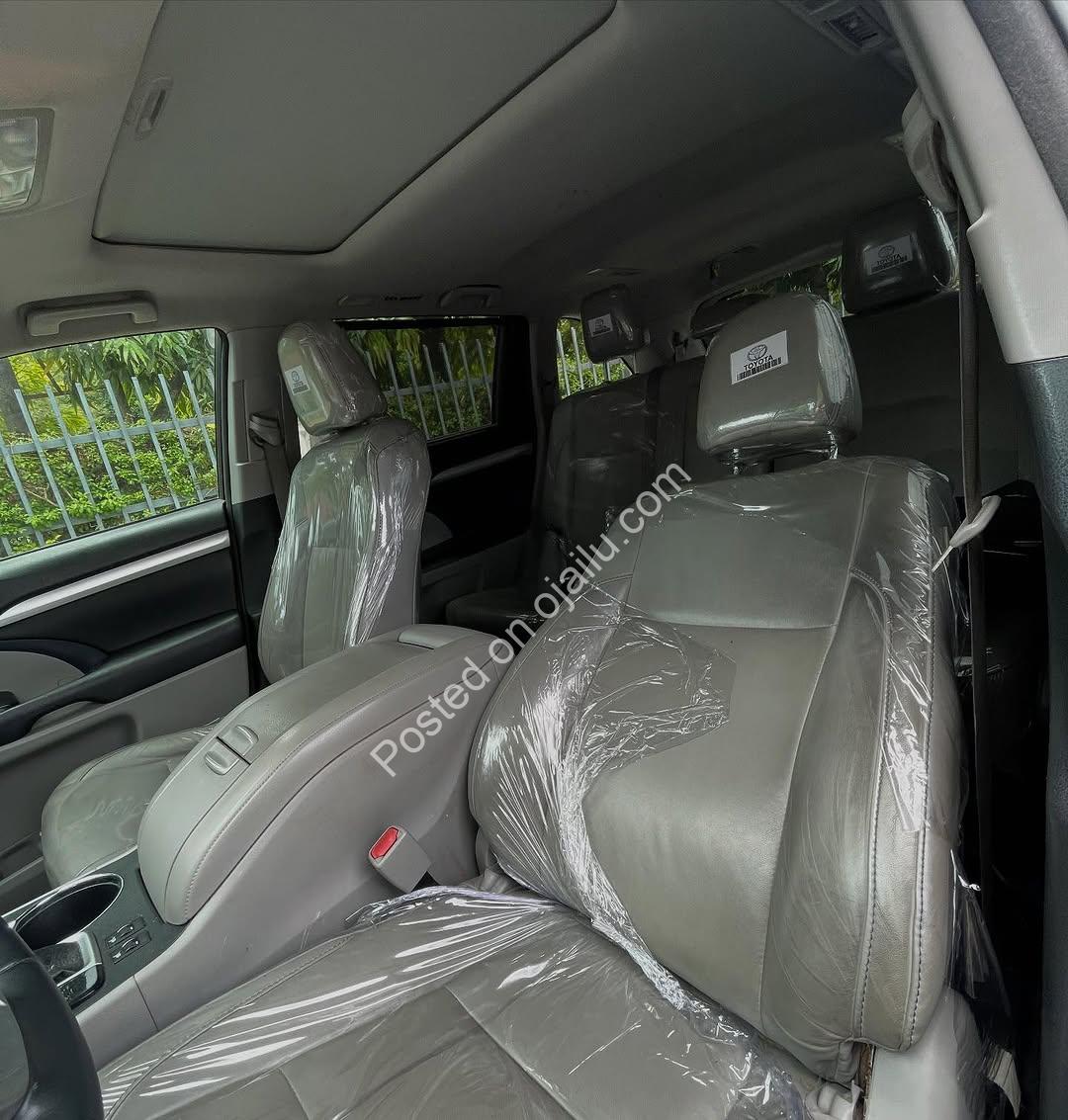 2017 Highlander XLE AWD – Imported Luxury, 32M Only