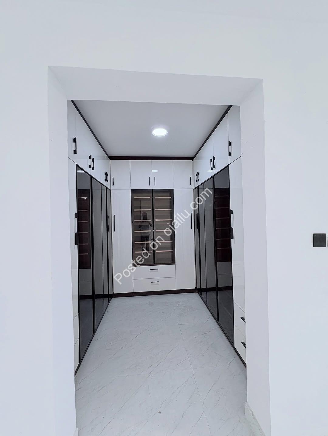 Ultimate 6-Bedroom Estate with Cinema & Pool in Ajah