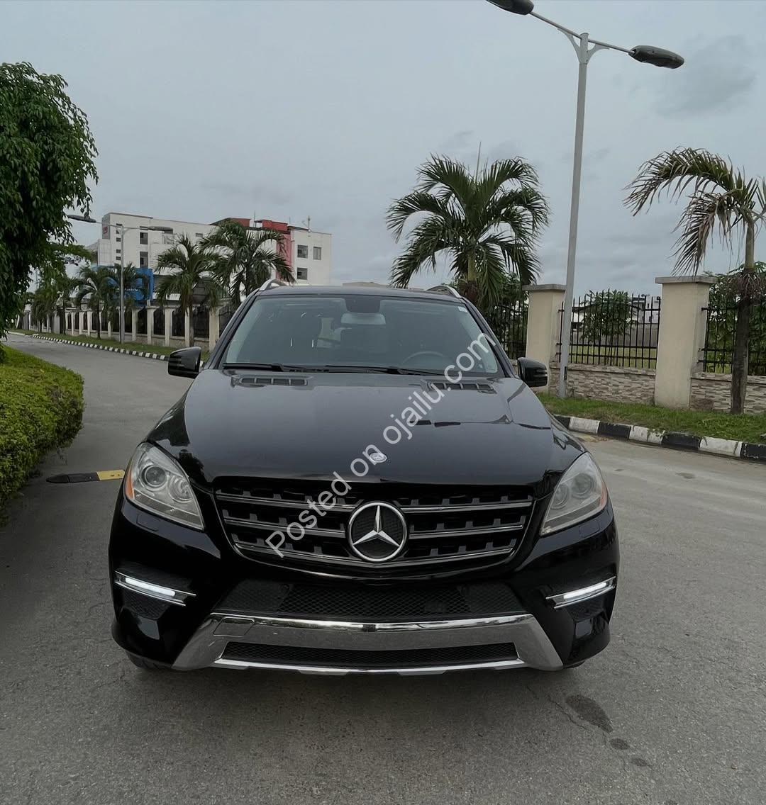 Luxury SUV at 22M: 2013 ML350 4Matic