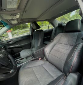 Elite 2015 Camry SE: Sunroof + Reverse Camera