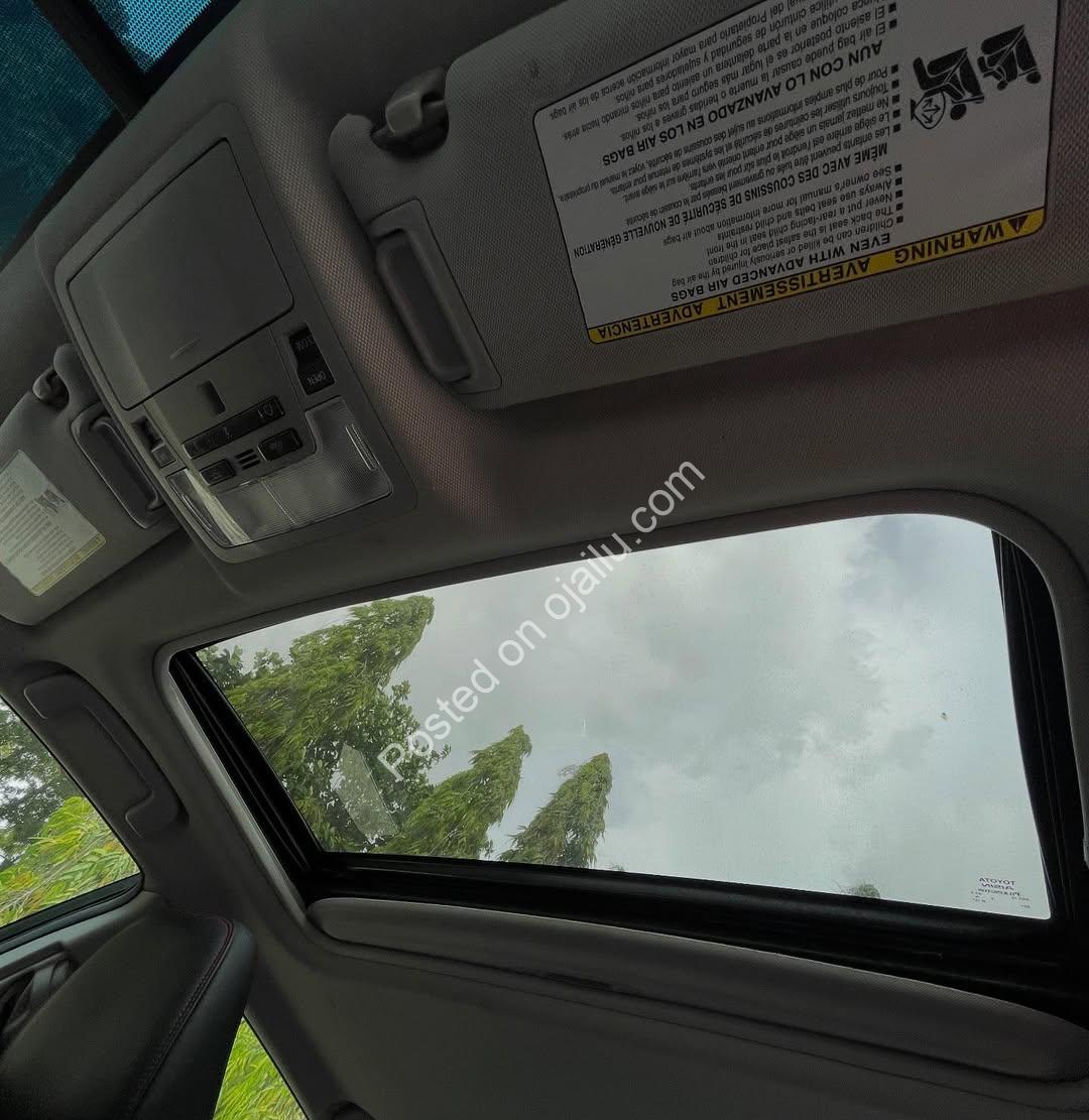 Elite 2015 Camry SE: Sunroof + Reverse Camera, Just in!