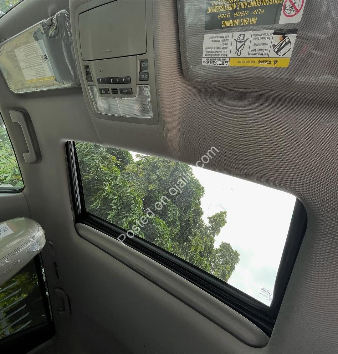 2017 Highlander XLE AWD – Imported Luxury, 32M Only