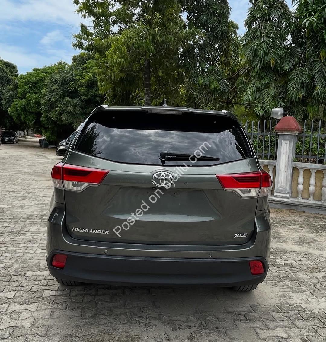 2017 Highlander XLE AWD – Imported Luxury, 32M Only