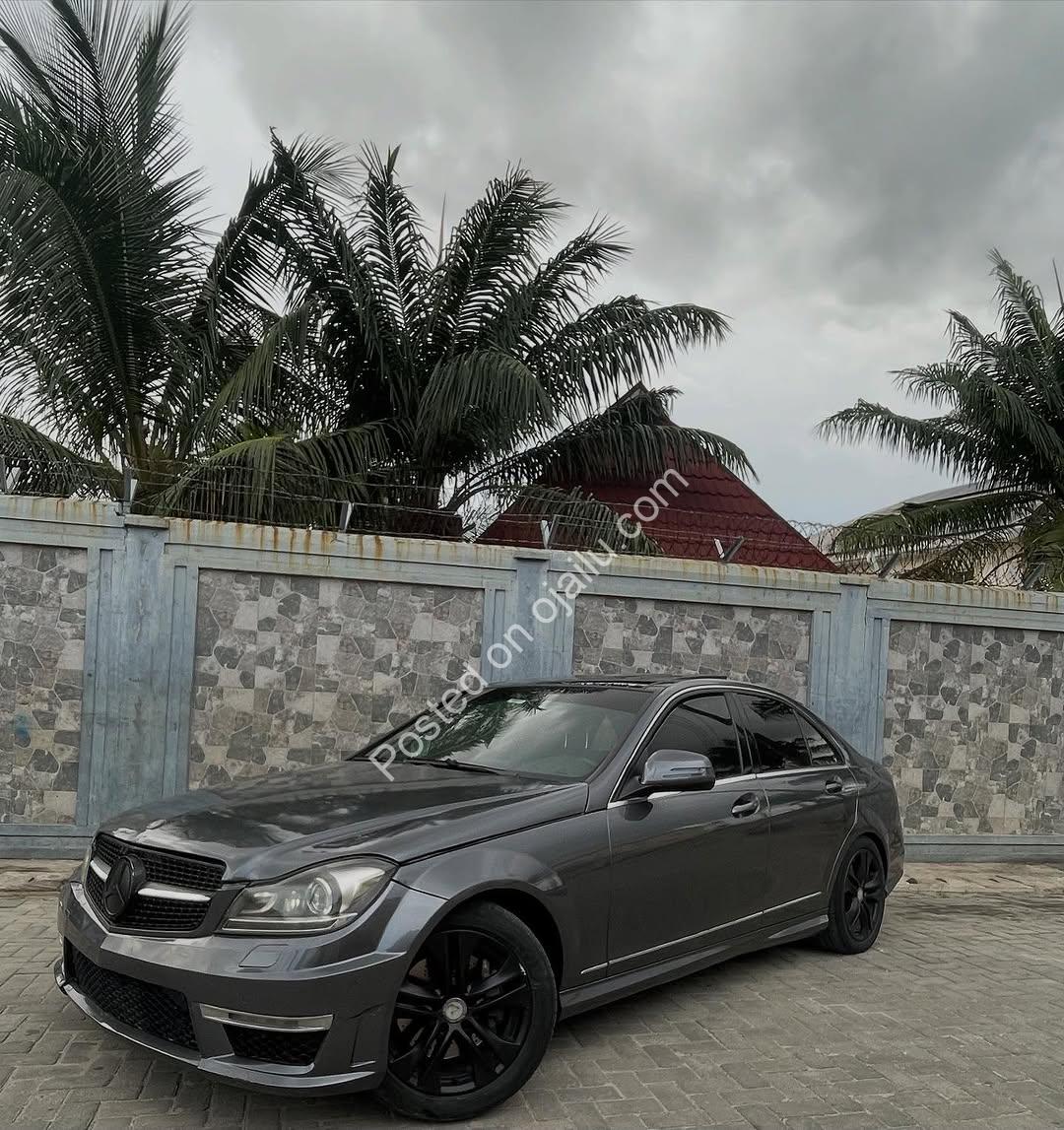 2009 AMG-Styled C350 – Panoramic Roof, 8M Naira