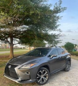 Luxury Lexus RX350: Sunroof & Safety Tech