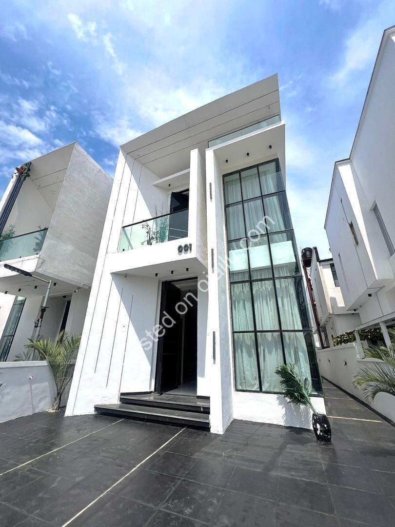 Lagos Luxury: 5-Bed Duplex with Pool & BQ