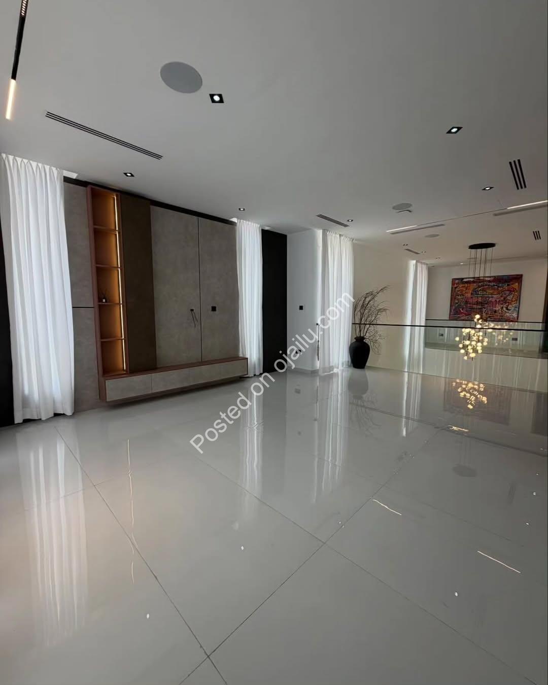 5-Bed Smart Duplex: Cinema, Pool & Elevator